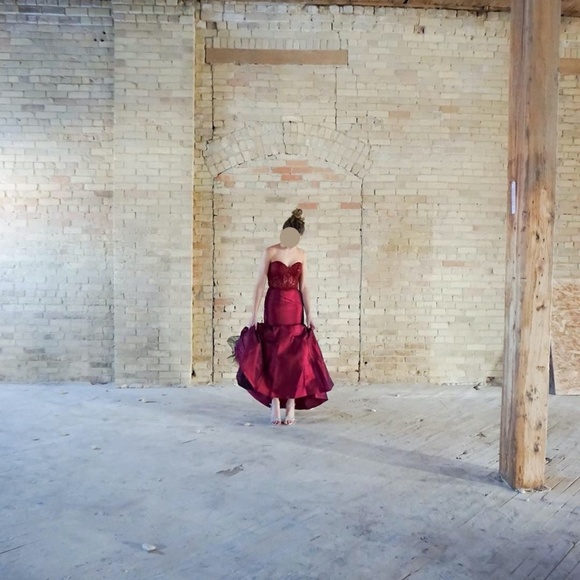 Mon Cheri 'Ellie Wilde' Strapless Gown - Picture 2 of 8